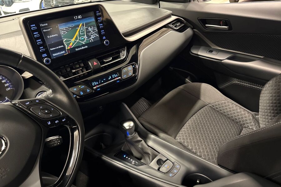 Toyota C-HR vaihtoauto