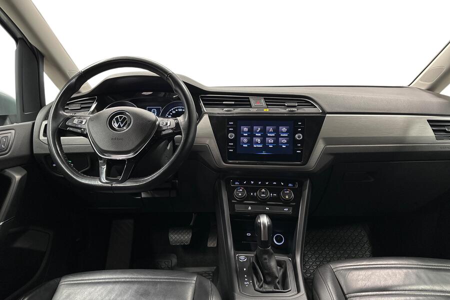 Volkswagen Touran vaihtoauto