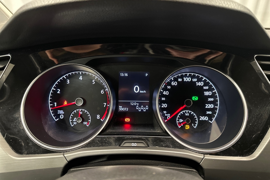 Volkswagen Touran vaihtoauto