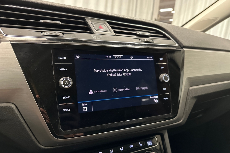 Volkswagen Touran vaihtoauto