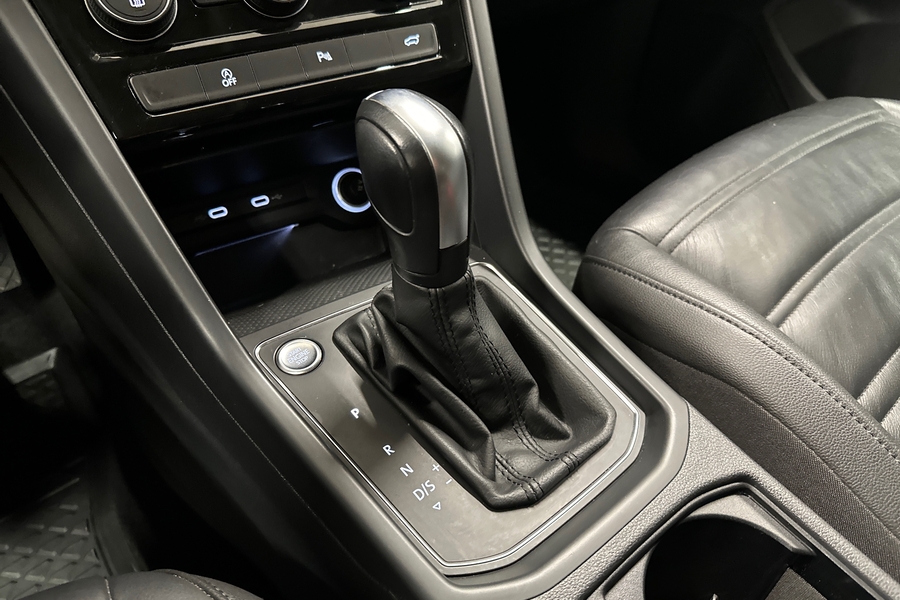 Volkswagen Touran vaihtoauto