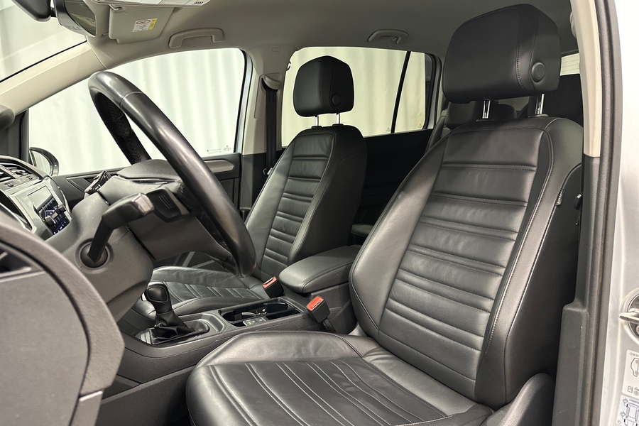 Volkswagen Touran vaihtoauto