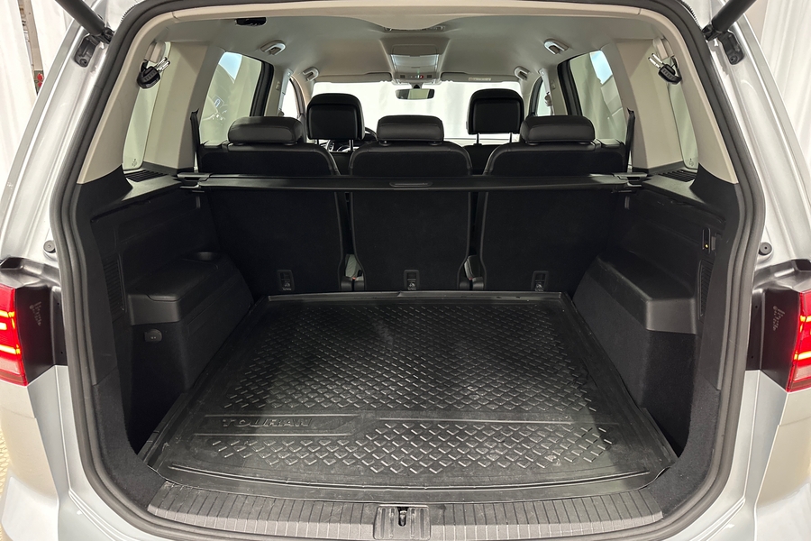 Volkswagen Touran vaihtoauto