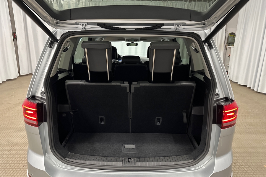 Volkswagen Touran vaihtoauto