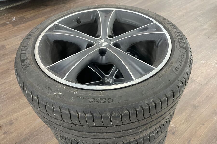 Volvo V40 Cross Country vaihtoauto