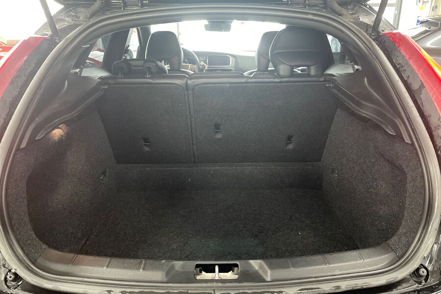 Volvo V40 Cross Country vaihtoauto