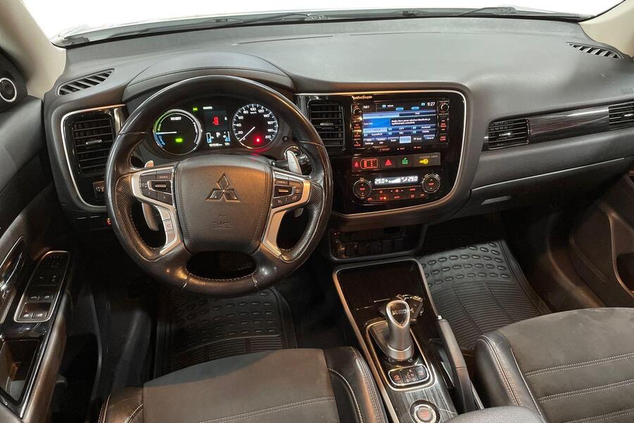 Mitsubishi Outlander PHEV vaihtoauto