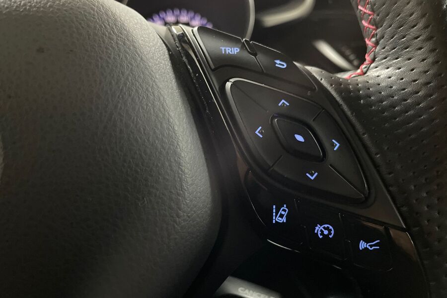 Toyota C-HR vaihtoauto