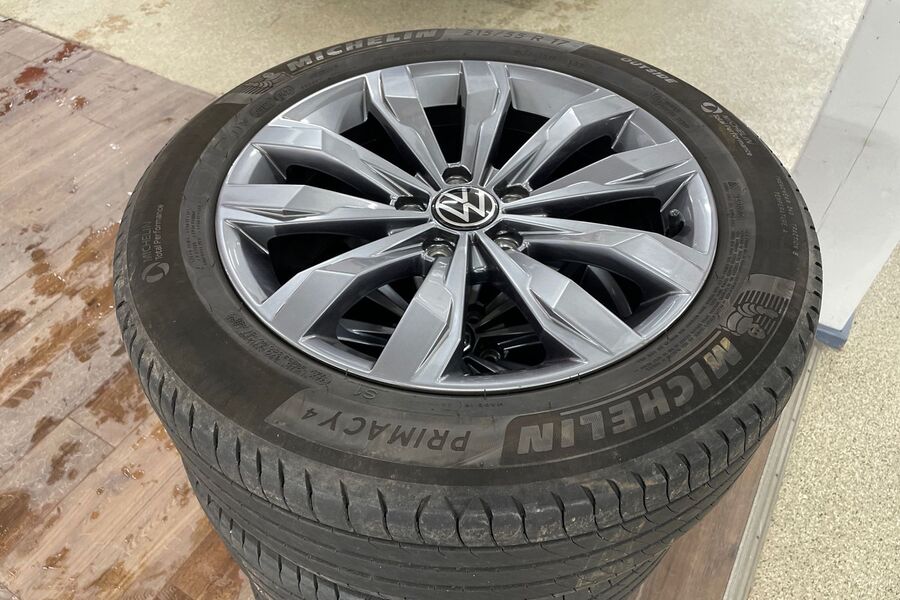 Volkswagen T-Roc vaihtoauto