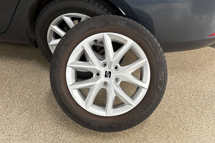 SEAT Leon Sportstourer vaihtoauto