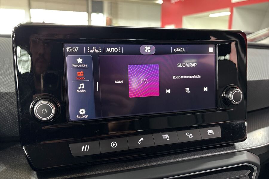 SEAT Leon Sportstourer vaihtoauto