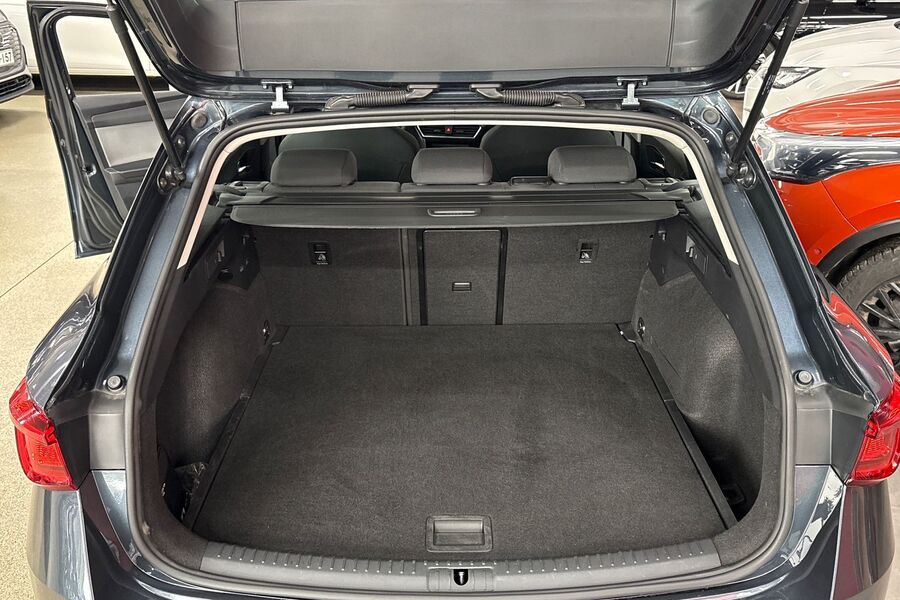 SEAT Leon Sportstourer vaihtoauto