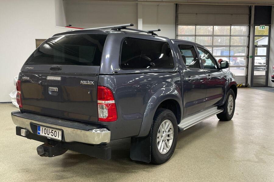 Toyota Hilux vaihtoauto