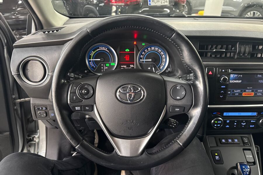 Toyota Auris vaihtoauto