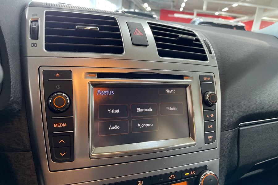 Toyota Avensis vaihtoauto