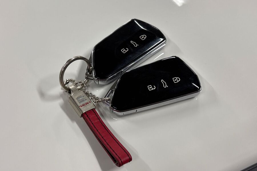 SEAT Leon Sportstourer vaihtoauto