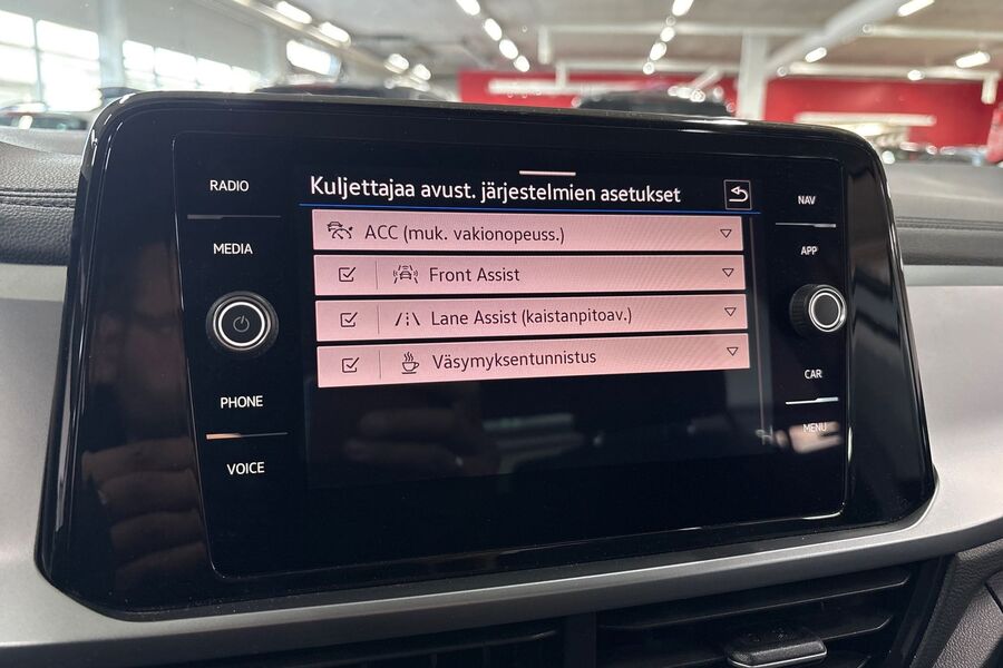 Volkswagen T-Roc vaihtoauto