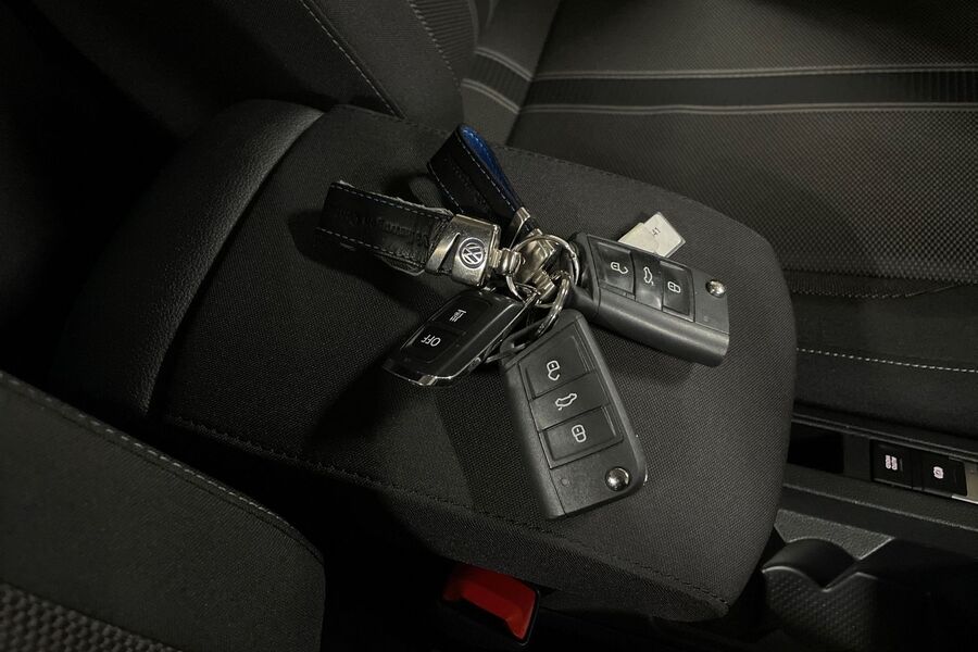 Volkswagen T-Roc vaihtoauto