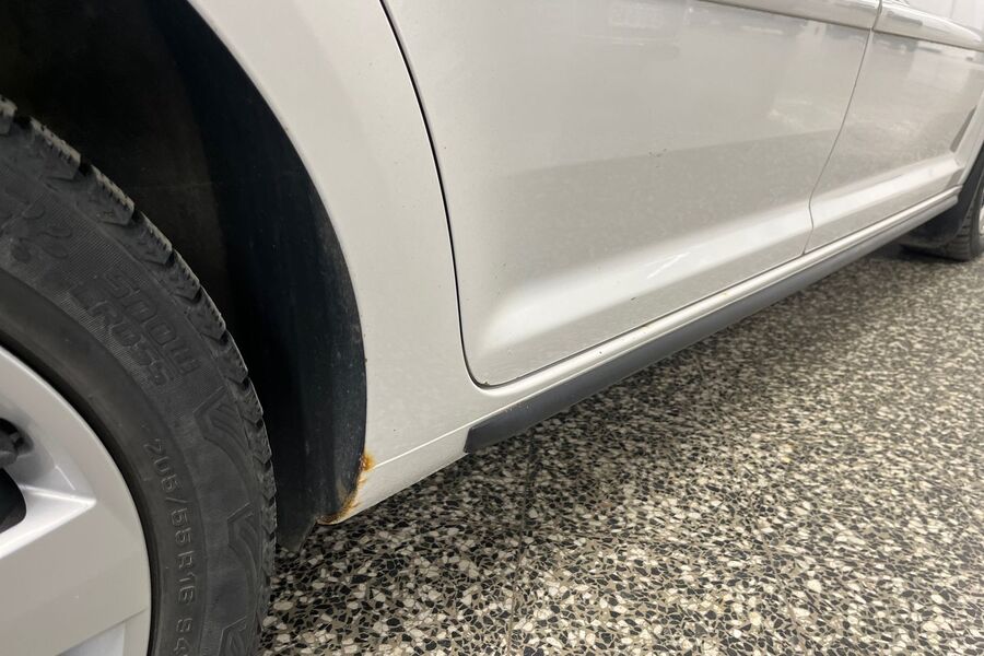 Volkswagen Touran vaihtoauto