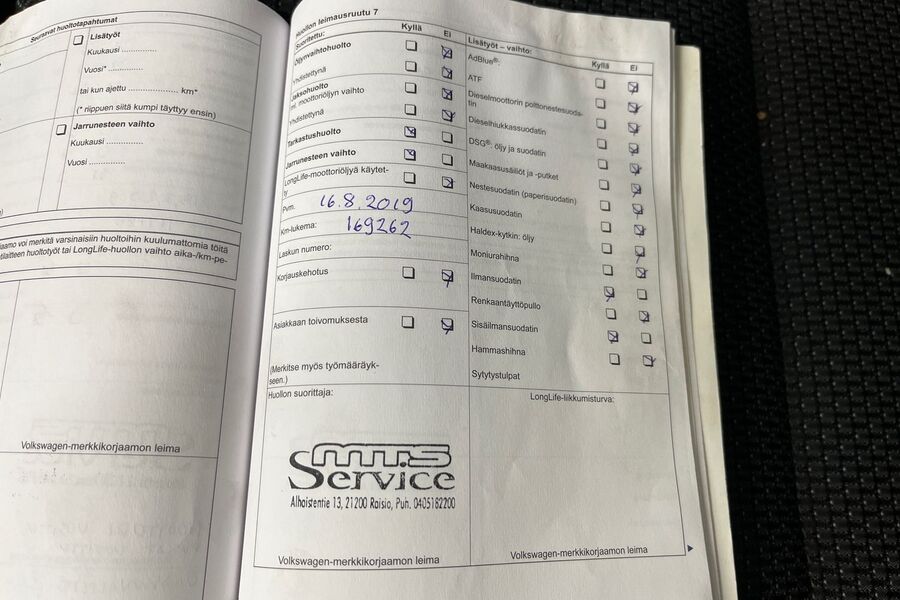 Volkswagen Touran vaihtoauto