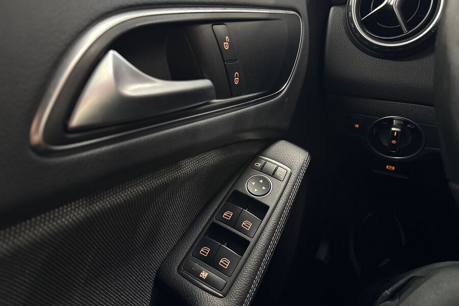 Mercedes-Benz GLA vaihtoauto