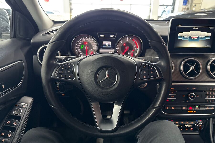 Mercedes-Benz GLA vaihtoauto