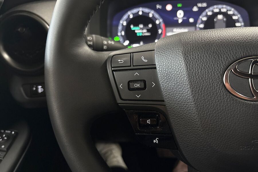 Toyota C-HR vaihtoauto