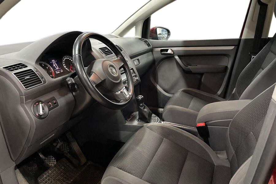 Volkswagen Touran vaihtoauto