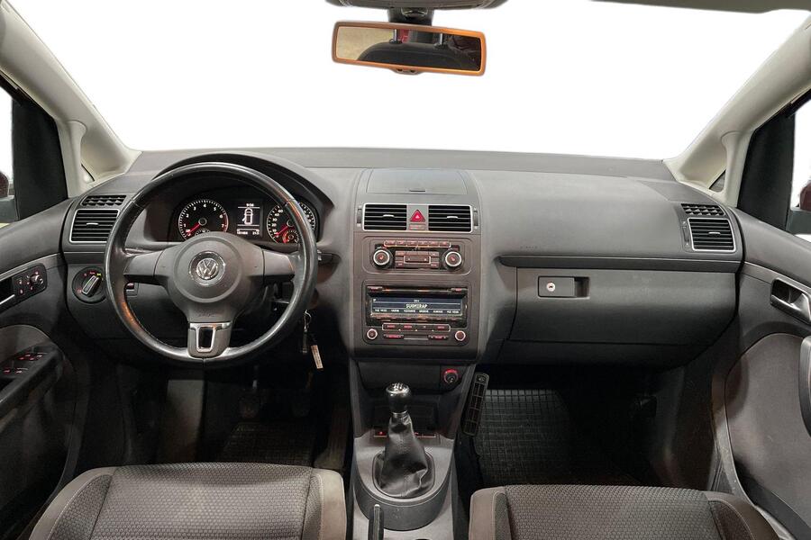 Volkswagen Touran vaihtoauto