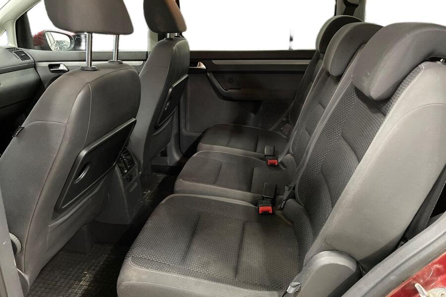 Volkswagen Touran vaihtoauto