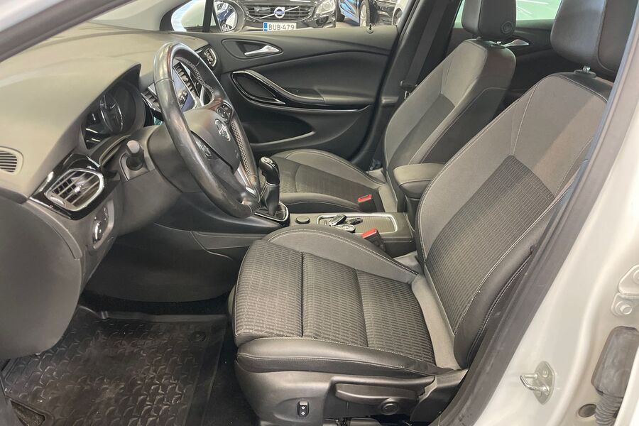 Opel Astra vaihtoauto