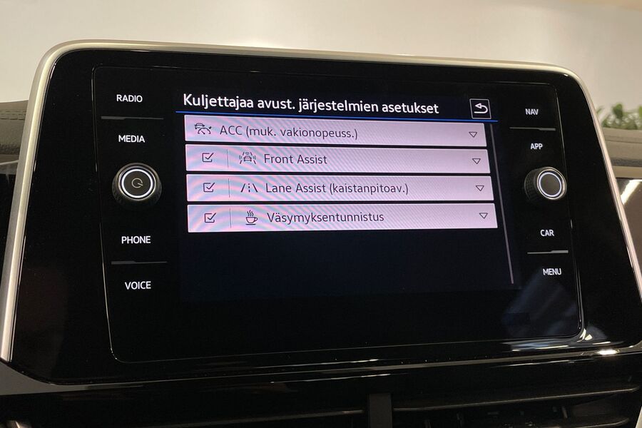 Volkswagen T-Roc vaihtoauto