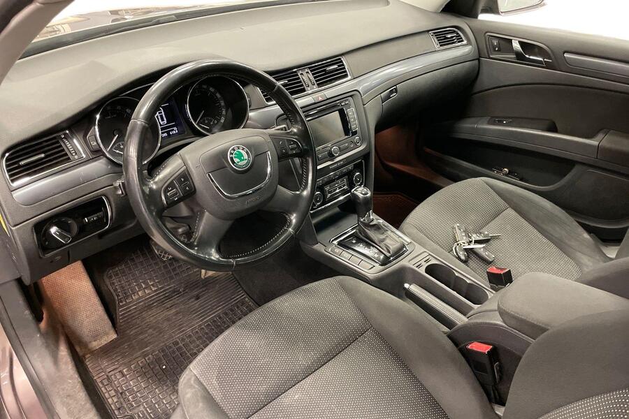 Skoda Superb vaihtoauto