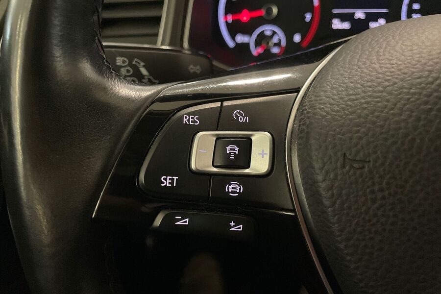 Volkswagen T-Roc vaihtoauto