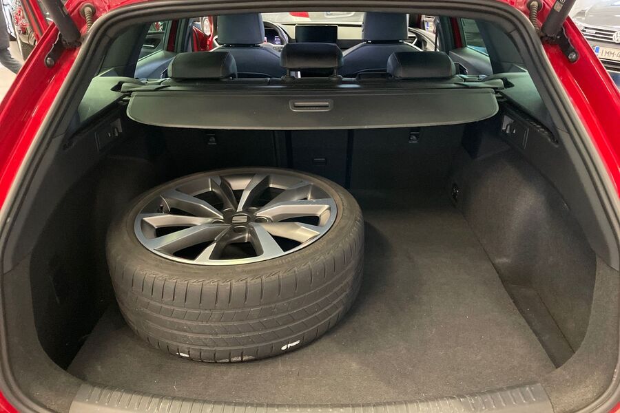 SEAT Leon Sportstourer vaihtoauto