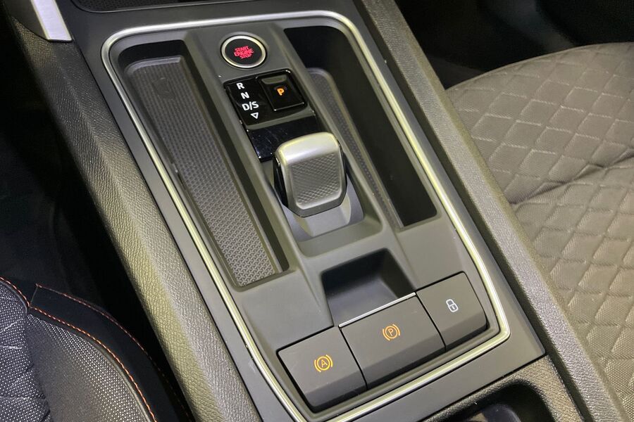 SEAT Leon Sportstourer vaihtoauto