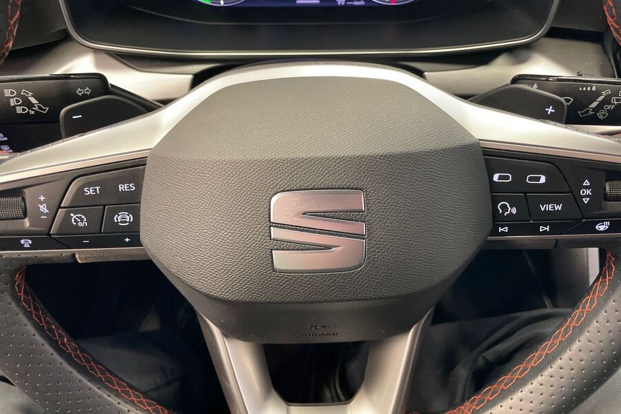 SEAT Leon Sportstourer vaihtoauto