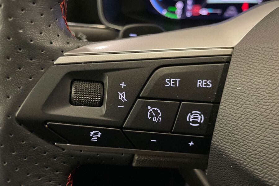 SEAT Leon Sportstourer vaihtoauto