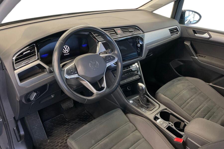 Volkswagen Touran vaihtoauto