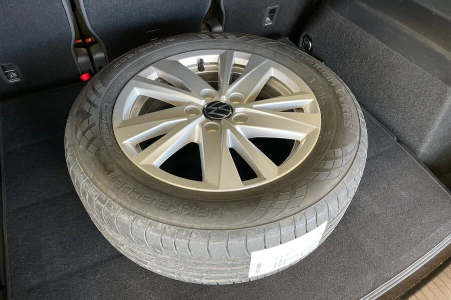 Volkswagen Touran vaihtoauto