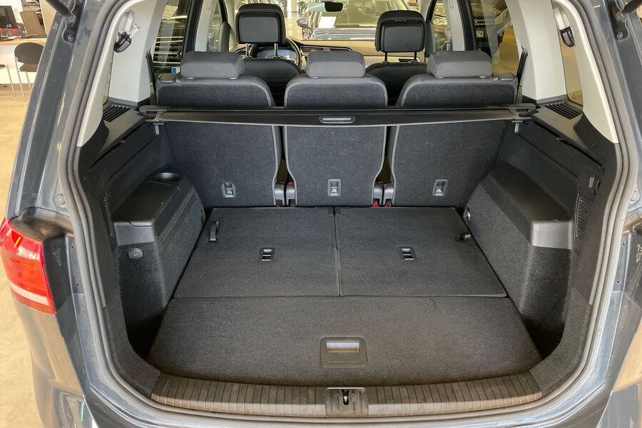 Volkswagen Touran vaihtoauto