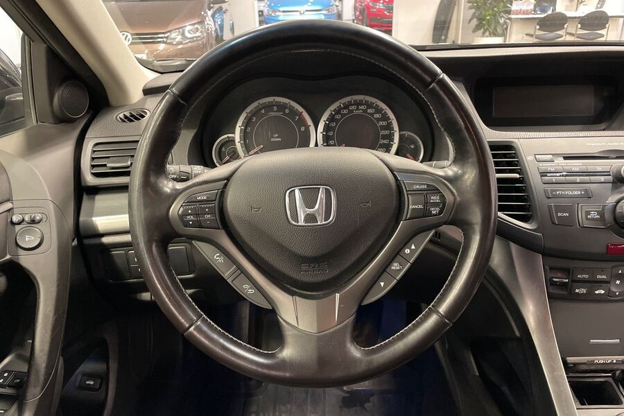 Honda Accord vaihtoauto