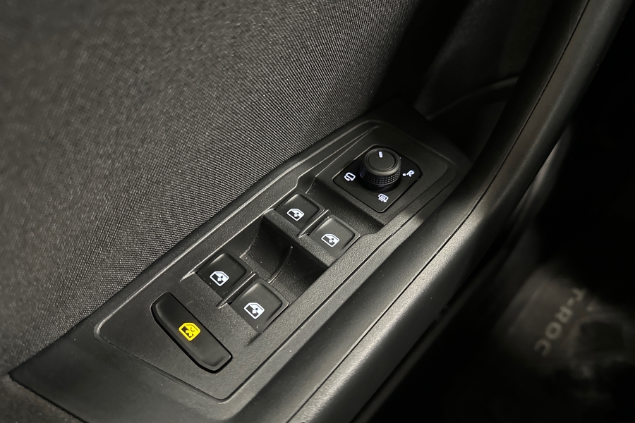 Volkswagen T-Roc vaihtoauto