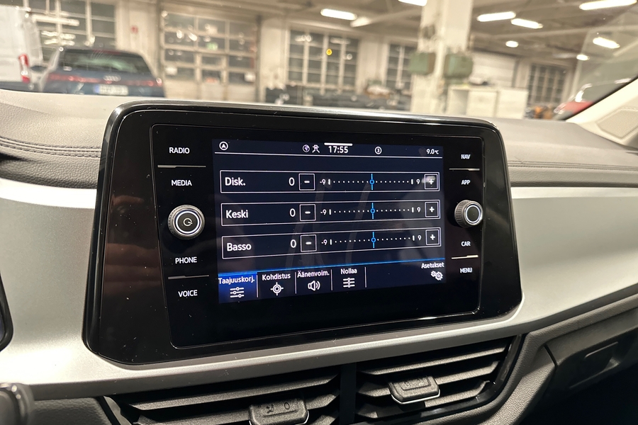 Volkswagen T-Roc vaihtoauto