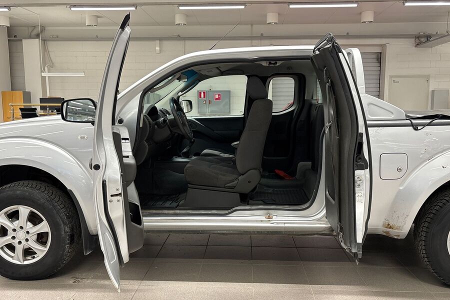 Nissan Navara vaihtoauto