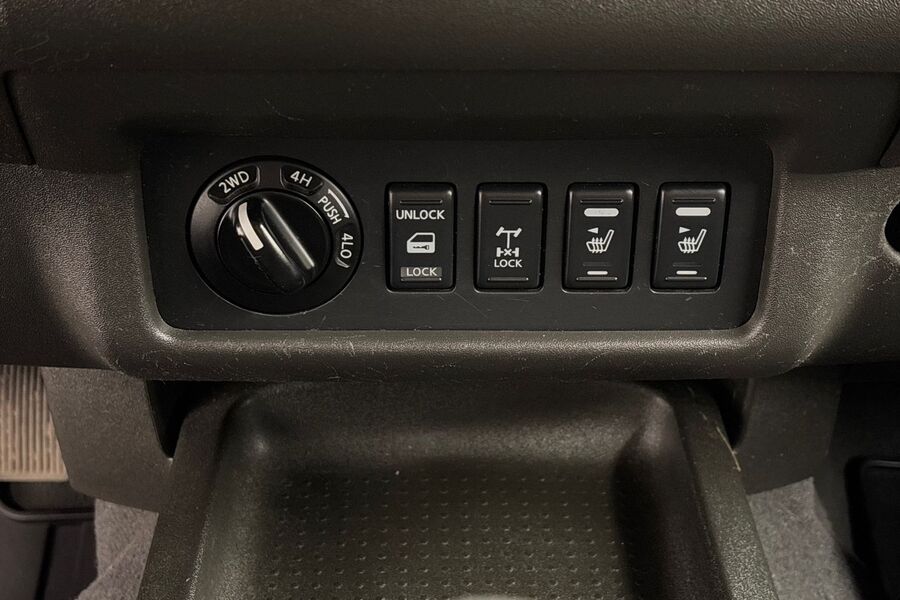 Nissan Navara vaihtoauto