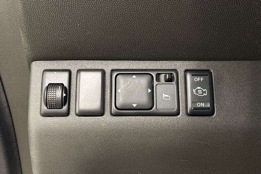 Nissan Navara vaihtoauto