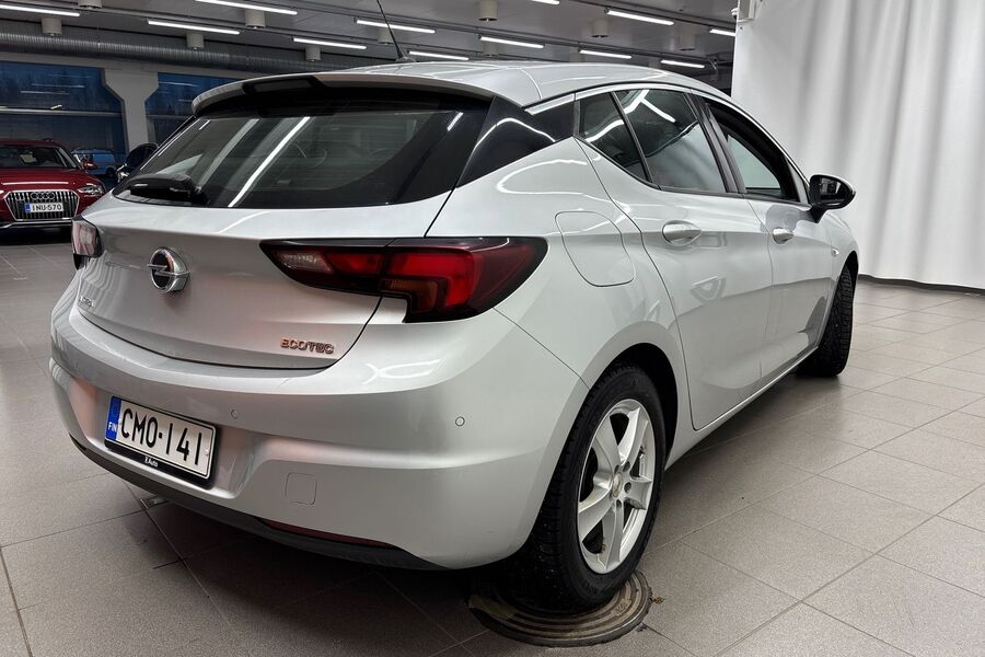 Opel Astra vaihtoauto