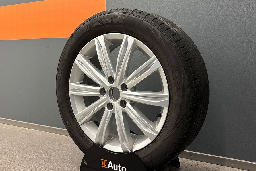 Volkswagen Touran vaihtoauto