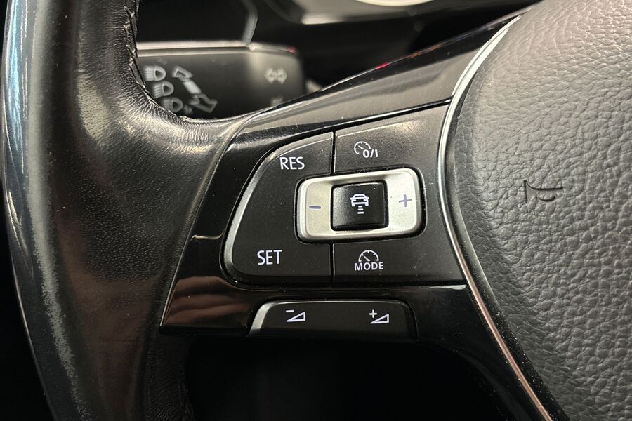 Volkswagen Touran vaihtoauto